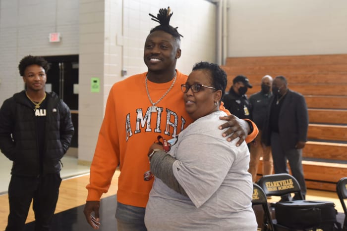 aj-brown-starkville-tennessee-titans00032